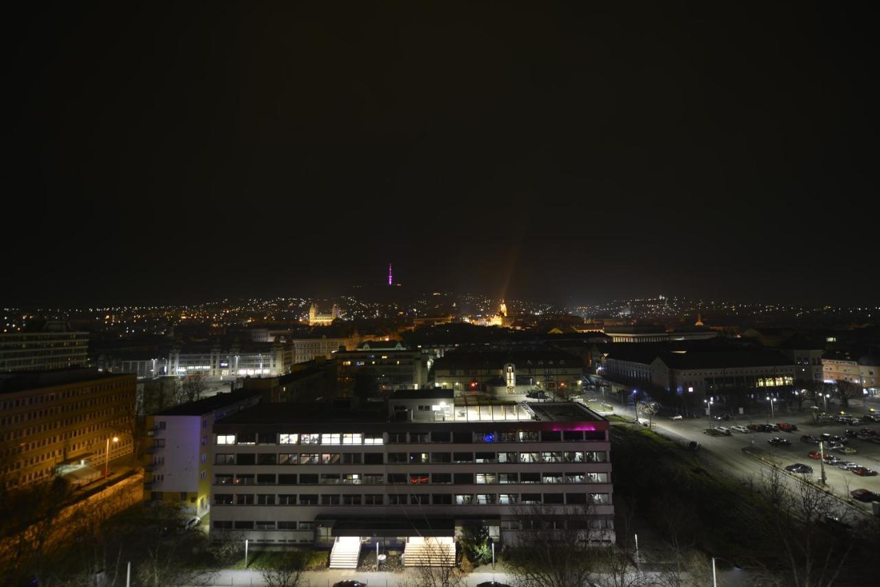 פץ' Panorama City Apartman מראה חיצוני תמונה